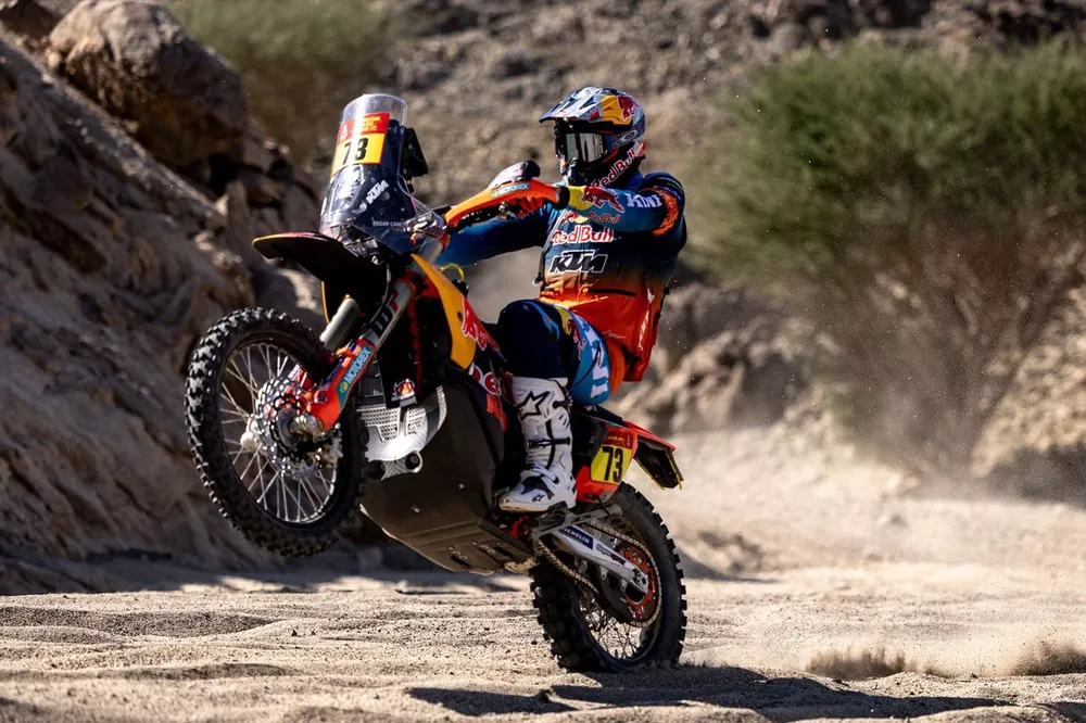 Canet aprovecha sanción a Branch y gana primera etapa del Dakar 2026; Benavides es 5°