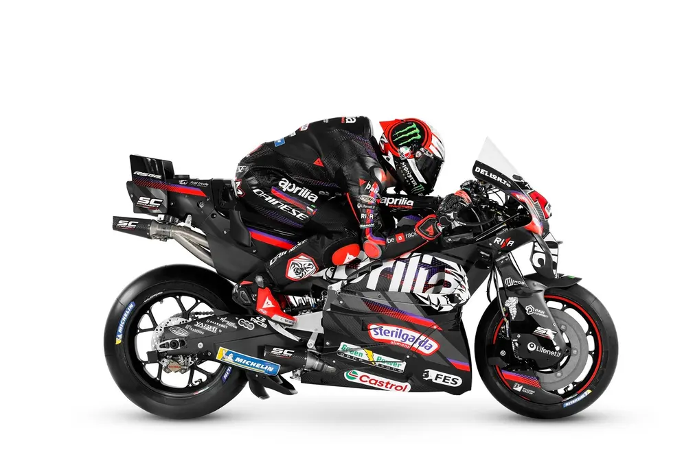 Bezzecchi elogia la confianza en Aprilia y dice: “La moto es muy diferente a la del año pasado”
