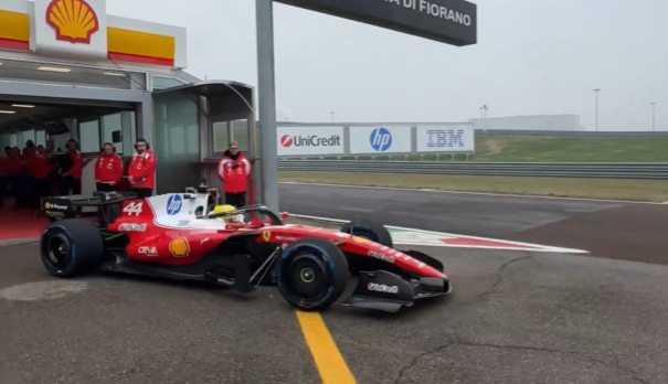 Ferrari gira en Fiorano con la nueva SF-26 de la temporada 2026 de Fórmula 1 con Hamilton al volante