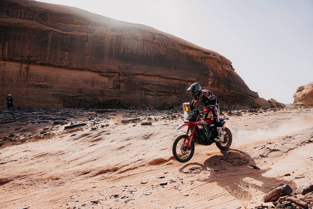 Brabec vence 6ª etapa del Dakar en Riad; Benavides es 3° en la general