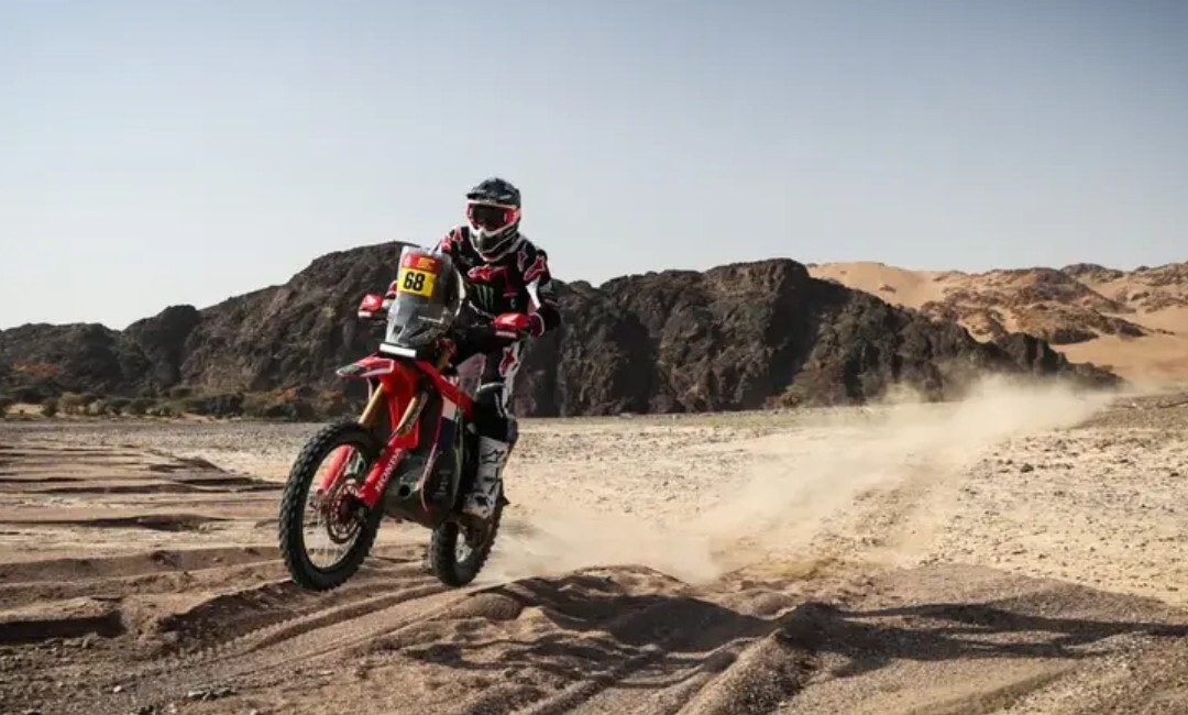 Schareina le da el triunfo a Honda en la 3° etapa del Dakar 2026 en motos; Benavides, 5°
