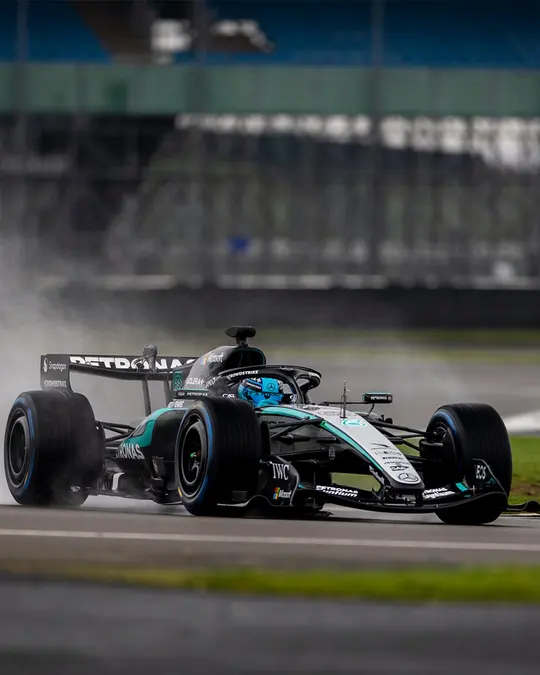 Mercedes realiza un shakedown con el W17 antes de las pruebas de F1 2026 en Barcelona