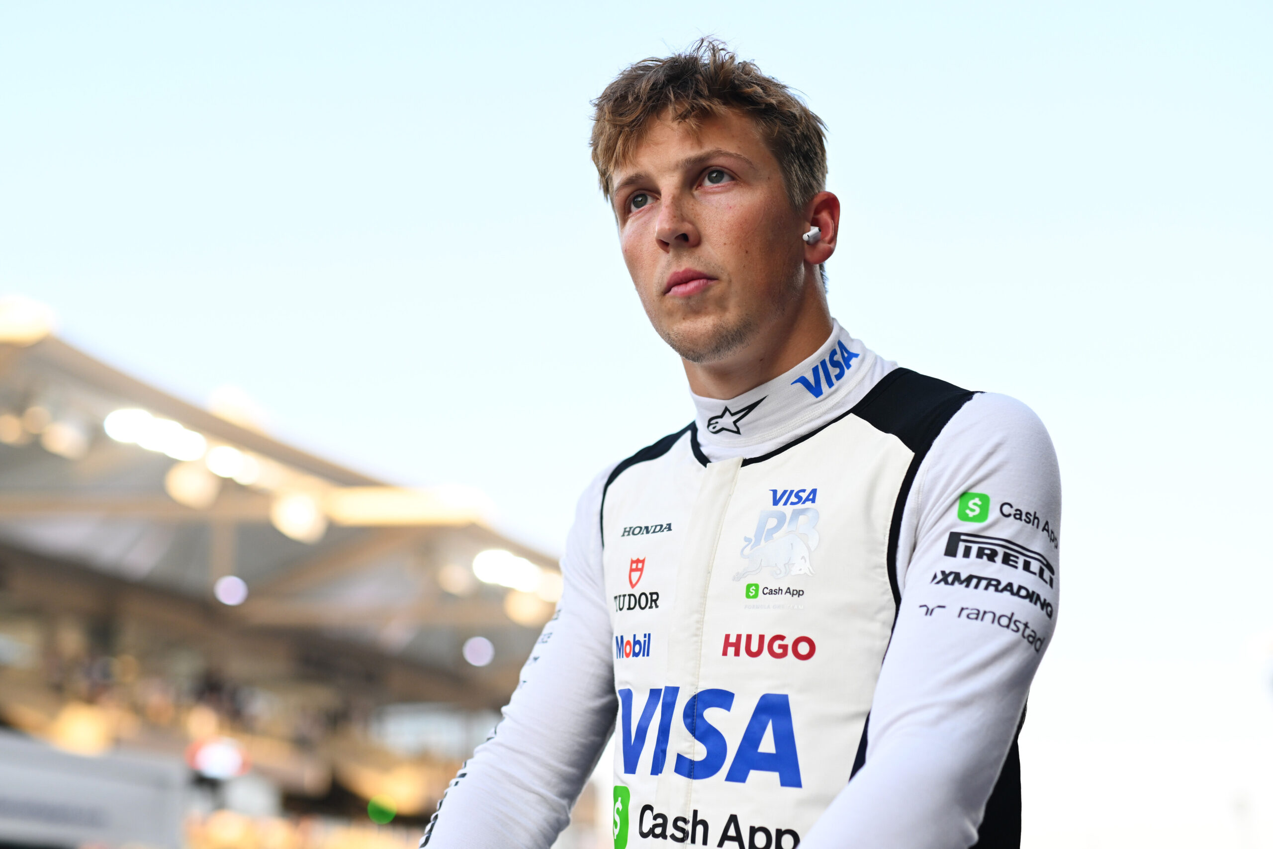 Racing Bulls explica los motivos de la continuidad de Lawson y elogia a Hadjar