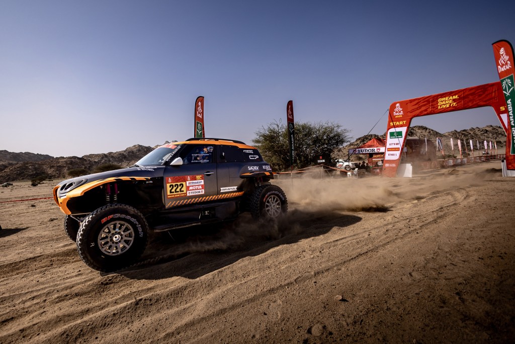 De Mévius sorprende sobre el final y se impone en la 1ª etapa del Dakar 2026