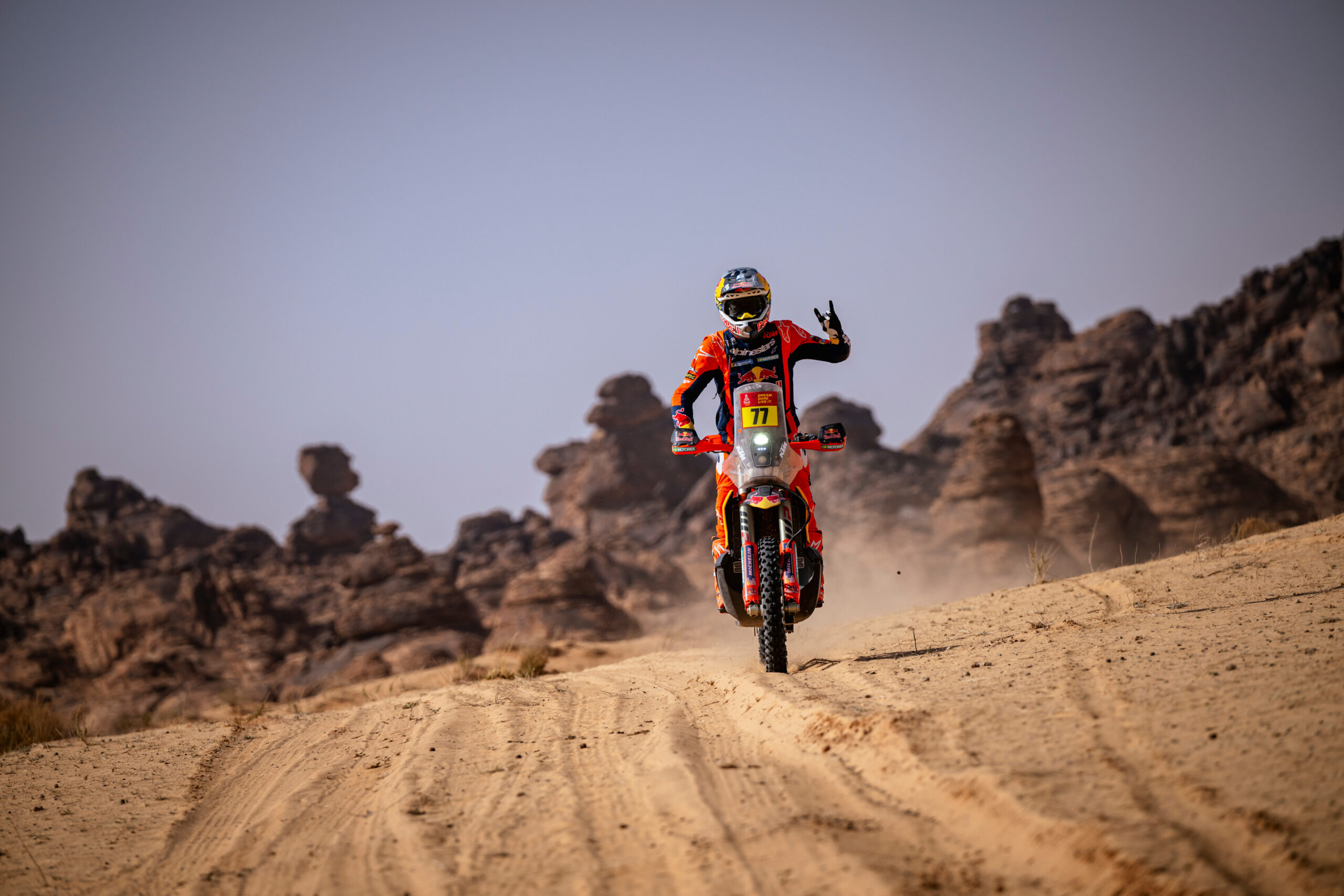 Benavides vence en la etapa 5 del Dakar 2026. Sanders recupera el liderato en motos