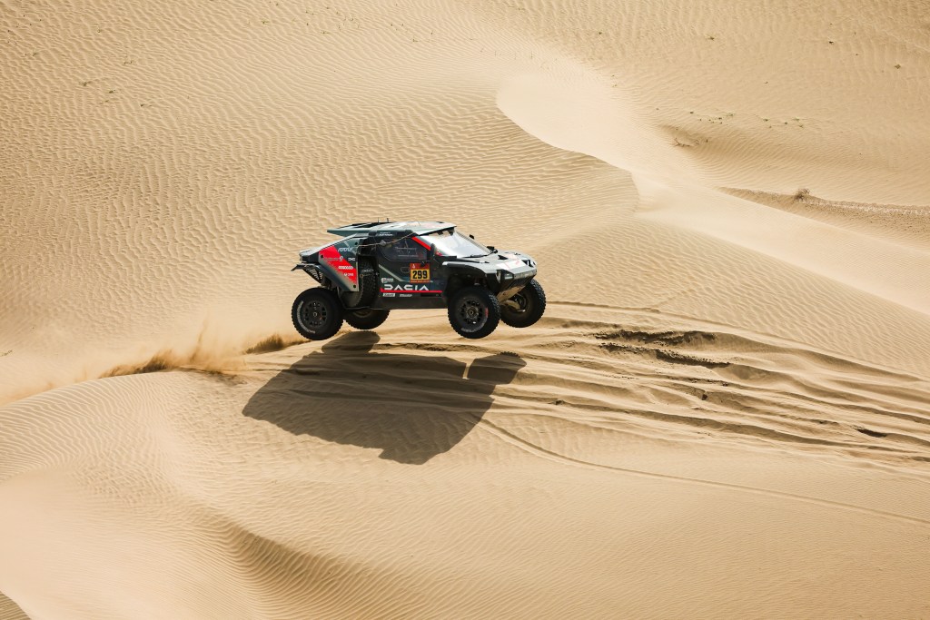 Al-Attiyah lidera la anteúltima etapa y amplía su ventaja en la clasificación general del Dakar