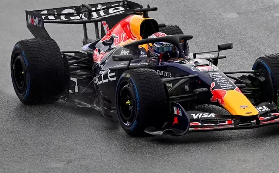 Verstappen lidera 2° día de pretemporada de la Fórmula 1 en Barcelona; Hadjar choca