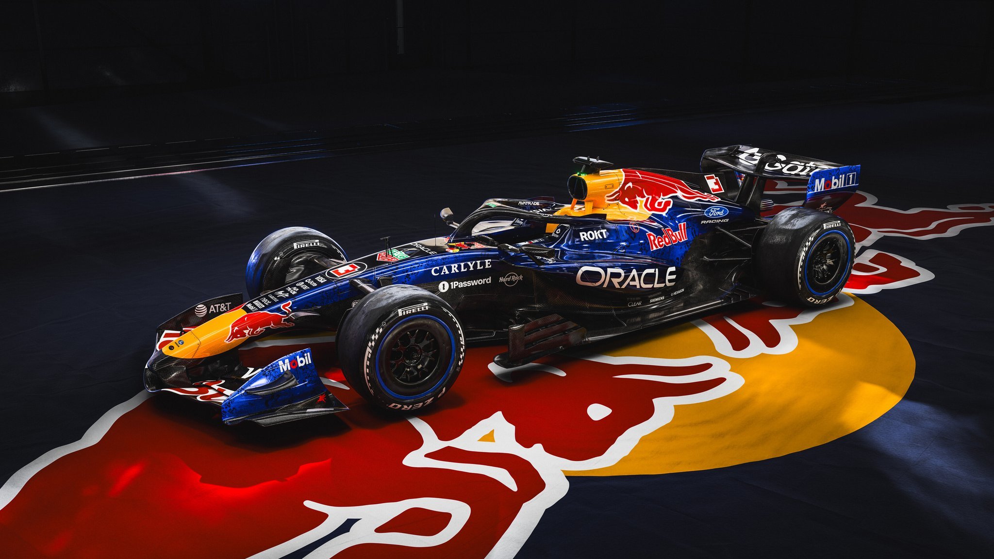 Red Bull cree que los rumores sobre Mercedes son una “estrategia para atraer a Verstappen”