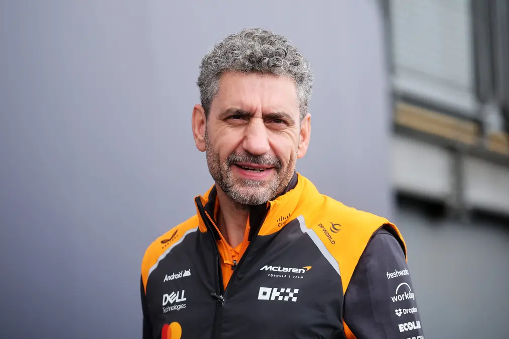 Jefe de McLaren deja de lado los títulos en presentación del MCL40: “No cuentan”