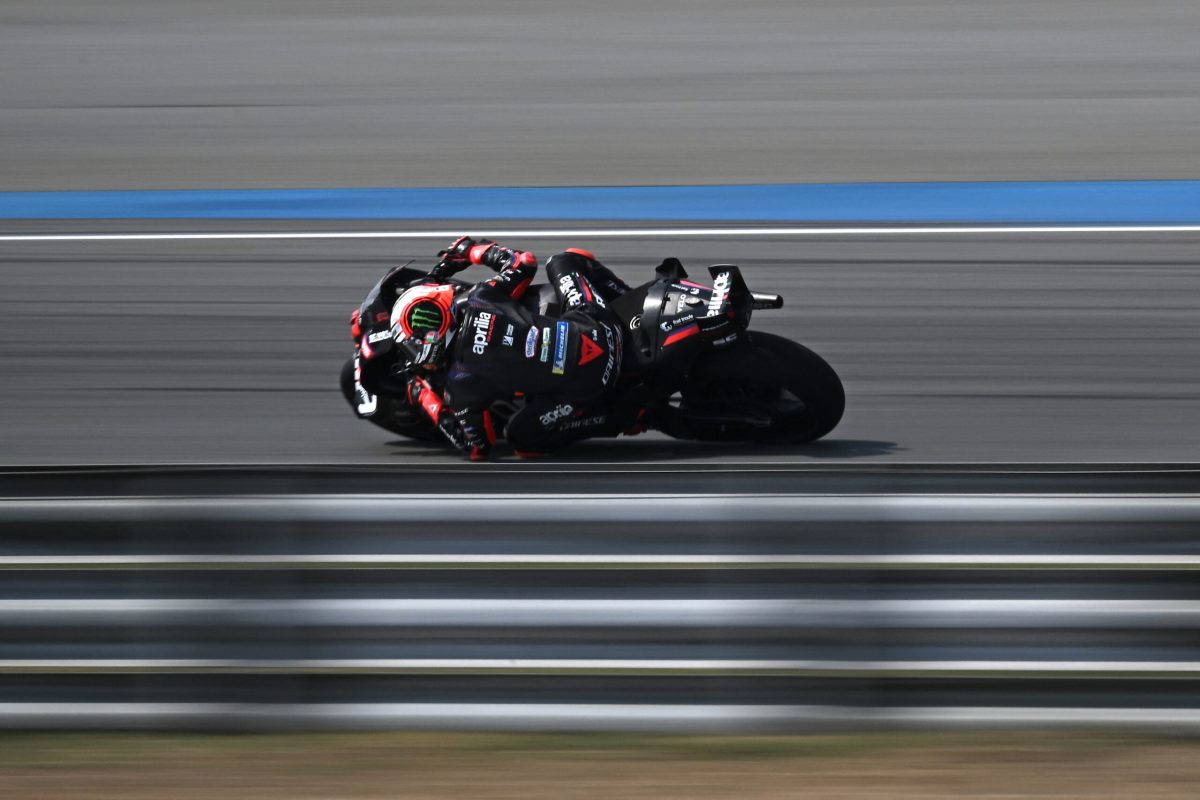 Bezzecchi brilha no fim e lidera último dia de testes da MotoGP na Tailândia. Moreira é 19º
