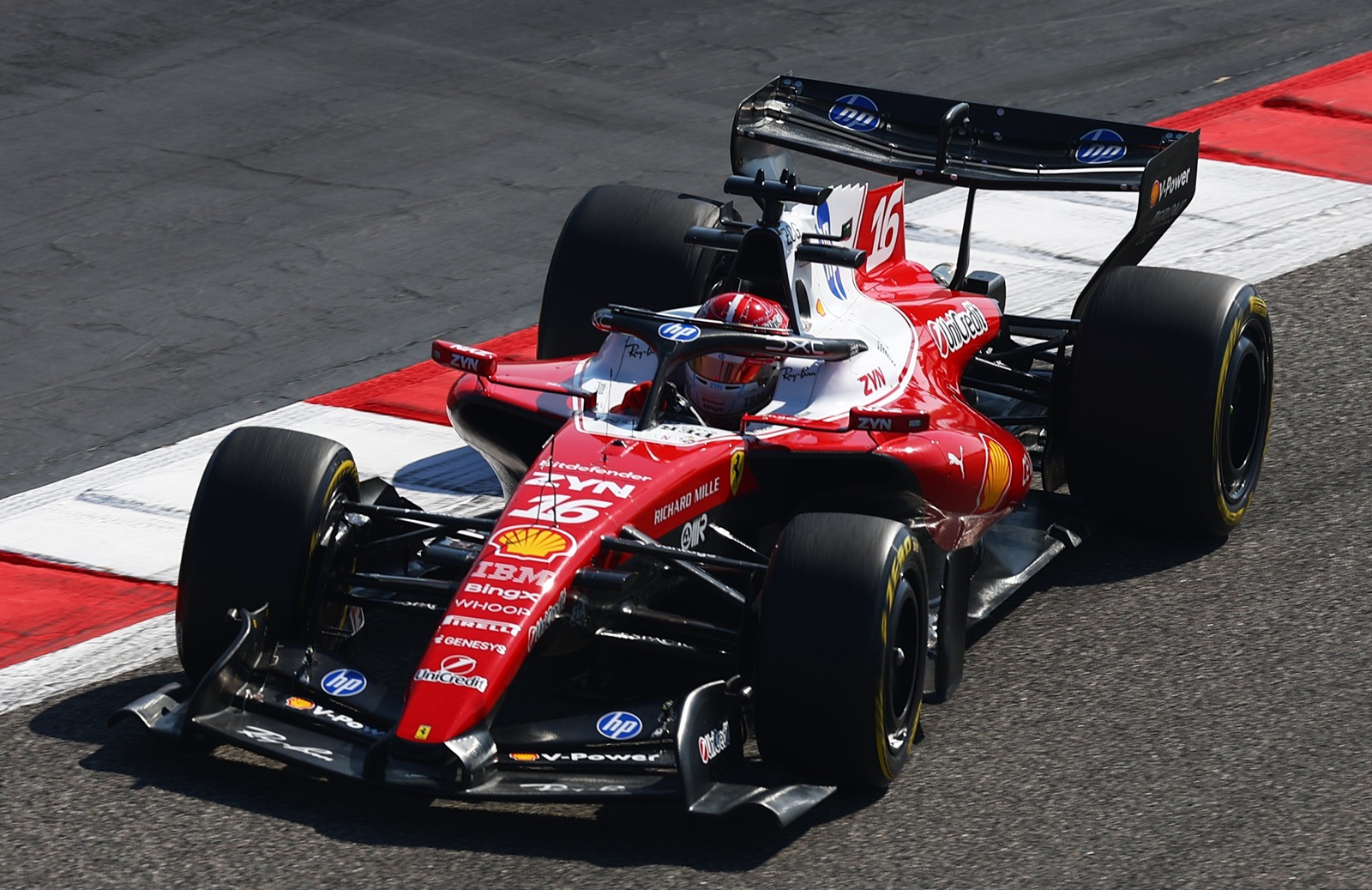 Leclerc lidera manhã de dia 4 de testes da F1 no Bahrein. Red Bull volta a ter problemas