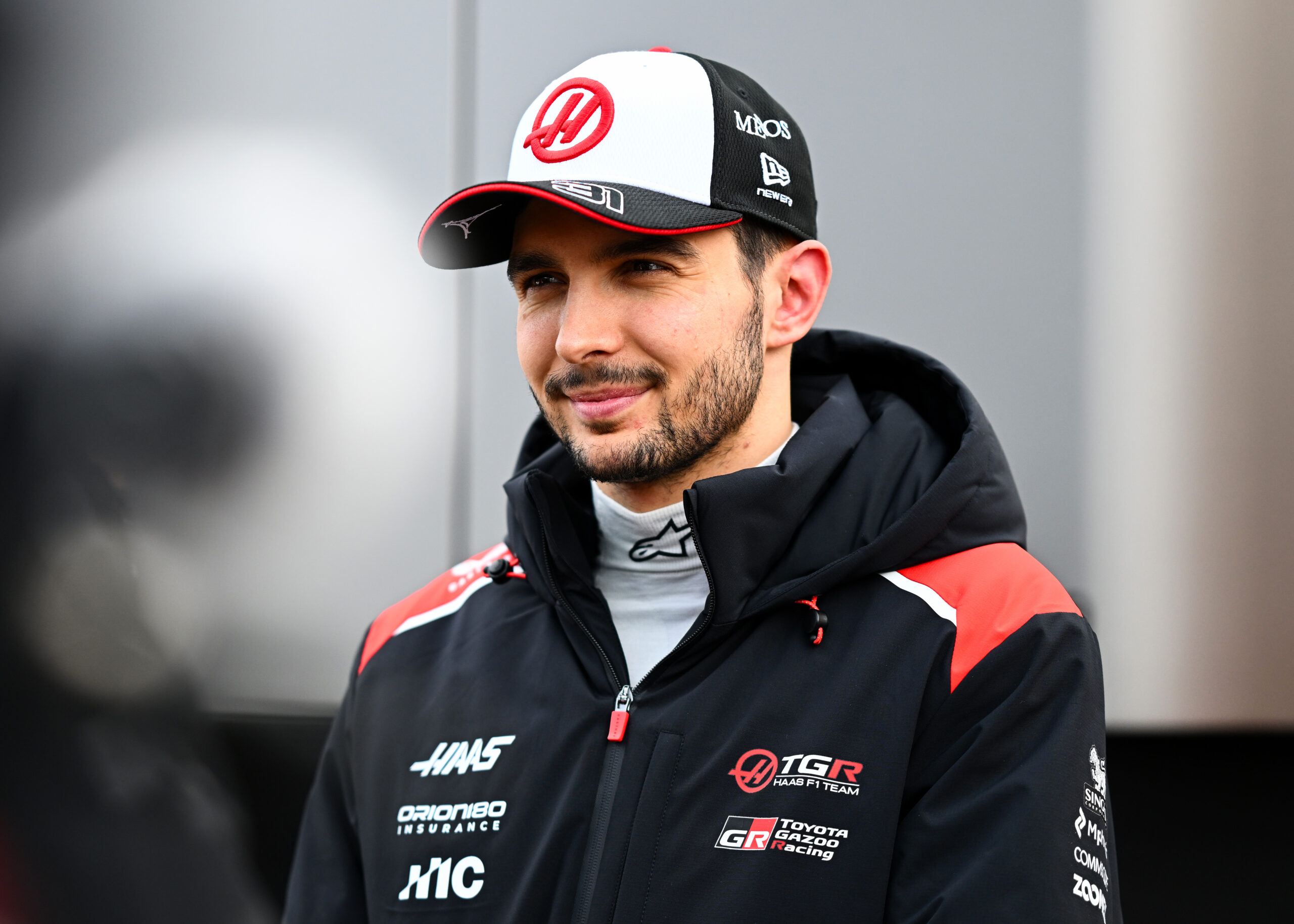 Haas se sincera y admite que esperaba más de Ocon en 2025: «Nadie está satisfecho»
