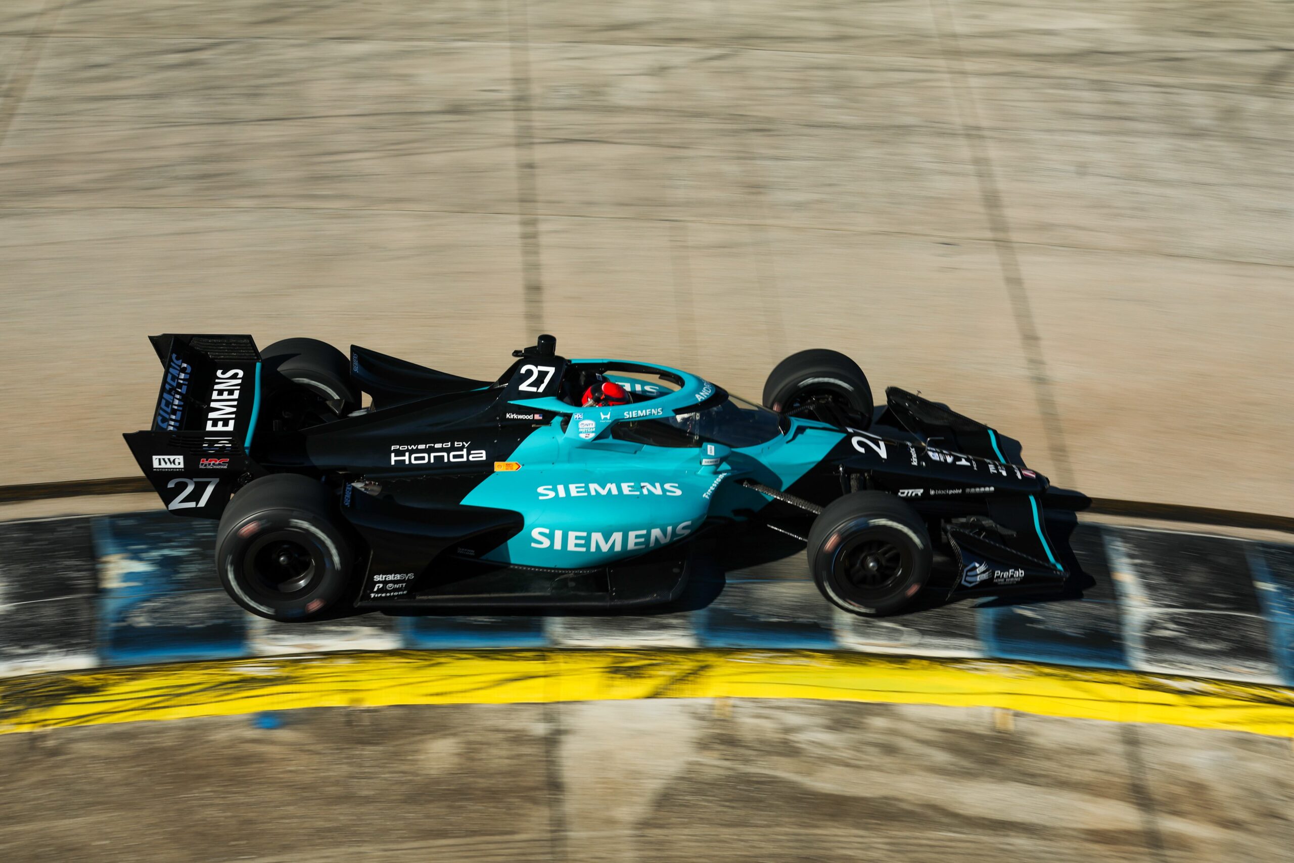 Kirkwood supera a Rosenqvist y lidera la última jornada de pruebas de Indy en Sebring