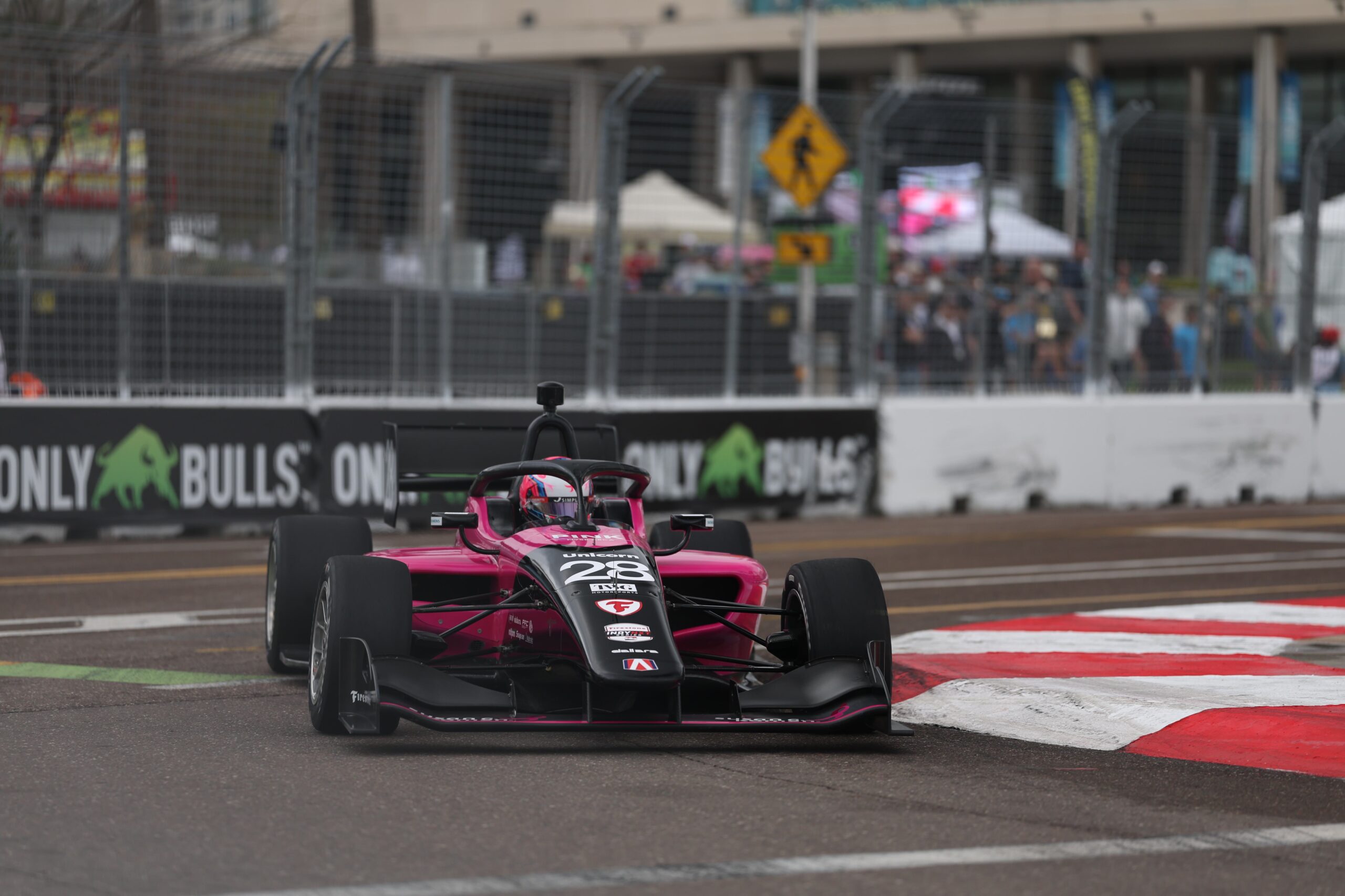Taylor mostra força da Andretti na Indy NXT e crava pole em St. Pete. Fittipaldi bate
