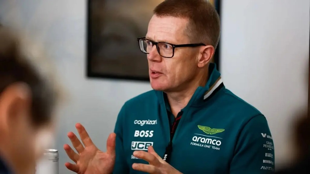 Aston Martin desmiente rumores y garantiza la permanencia de su exjefe en otro rol