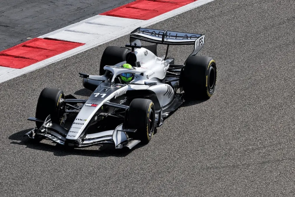 Pérez habla tras participar del shakedown con Cadillac en Bahrein: “Muestra el esfuerzo”