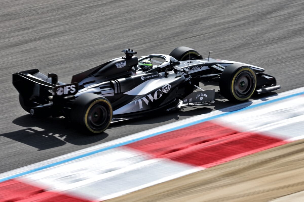 Cadillac realiza pruebas con Pérez y Bottas en Bahrein antes de la pretemporada
