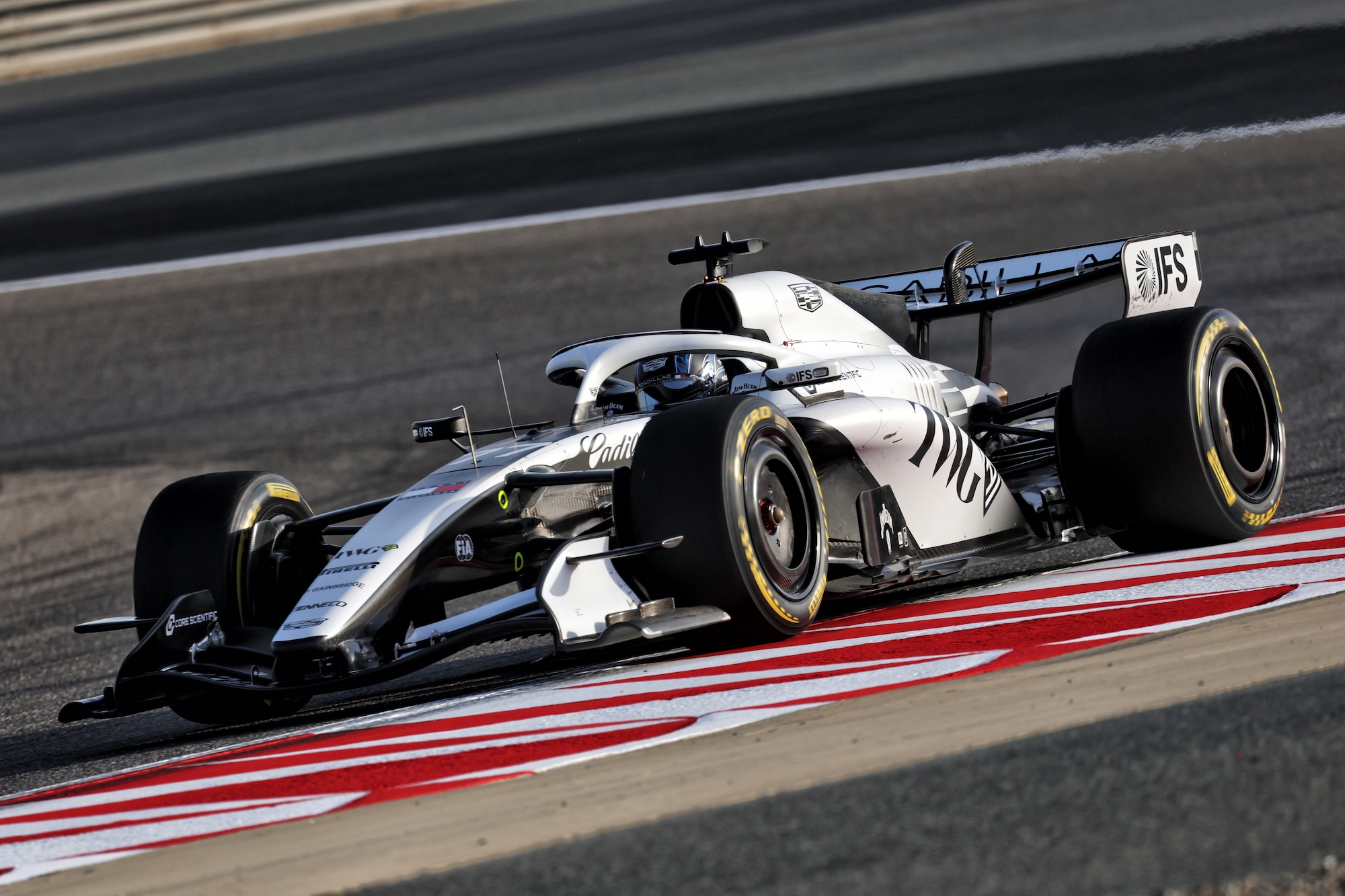 Bottas aprova revolução da F1 2026, mas faz alerta: “Se ficar sem bateria, está em apuros”