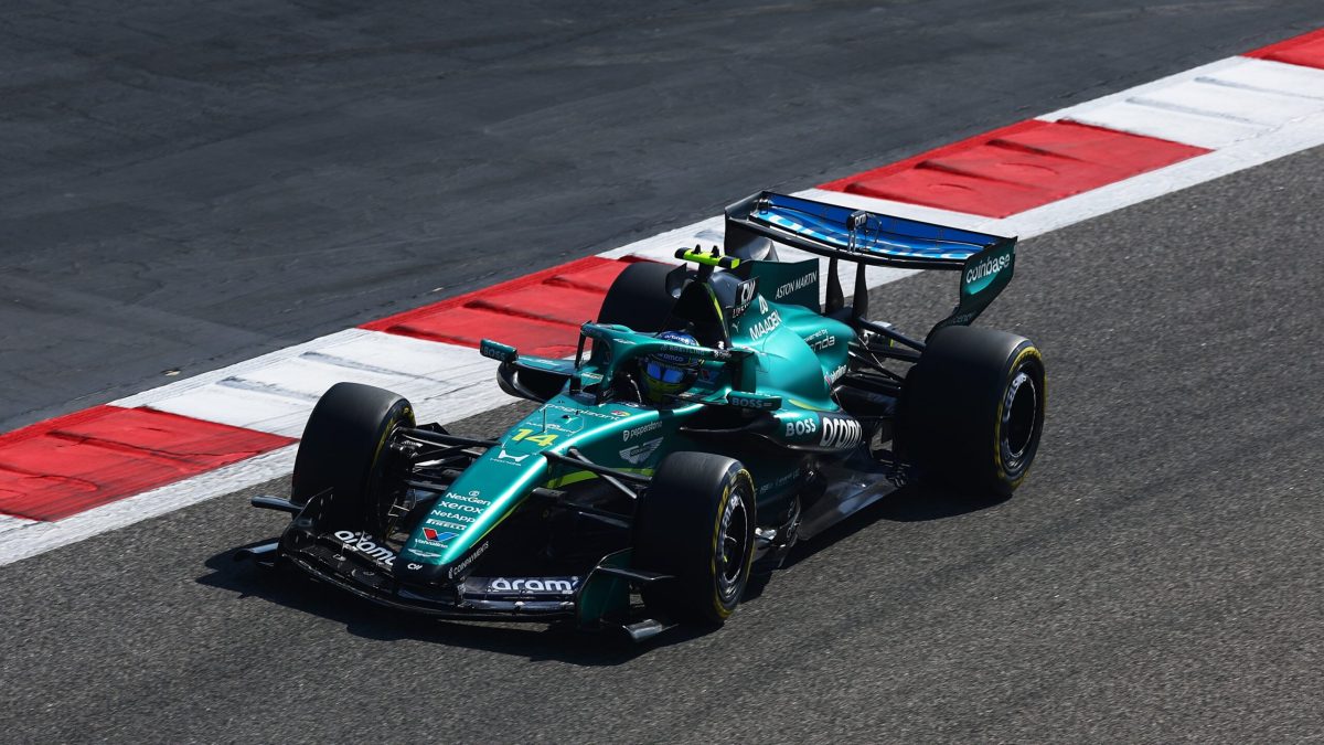 Alonso afirma que Aston Martin “tem muito para corrigir” após problema no Bahrein