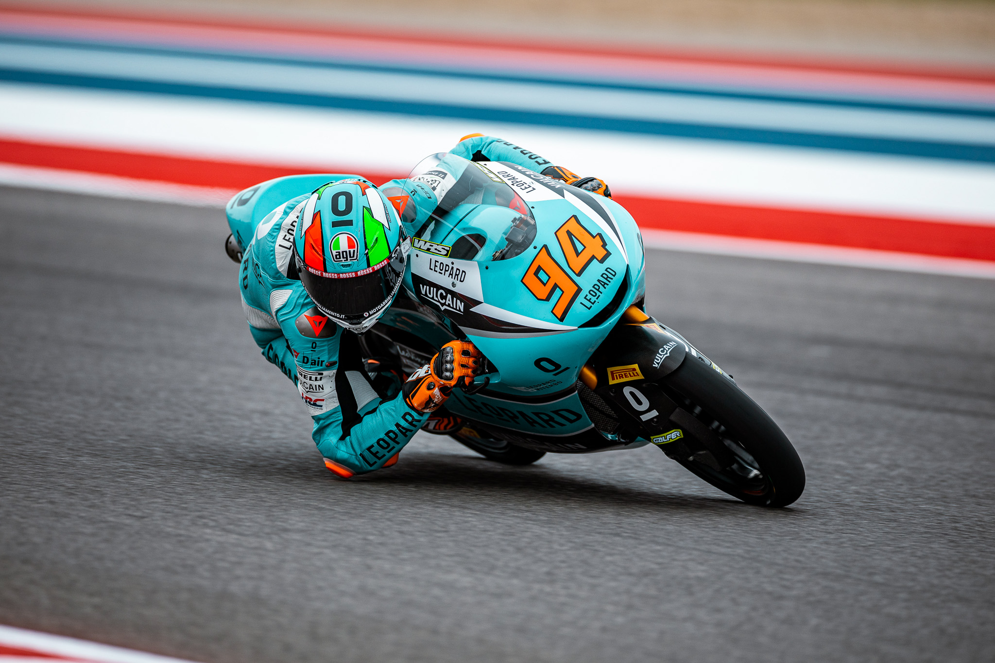 Pini aproveita vacilo de rivais na última curva nos EUA e vence pela 1ª vez na Moto3