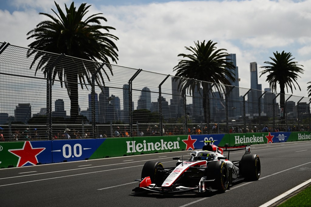 FIA da marcha atrás y restituye la zona 4 de aerodinámica activa en el GP de Australia