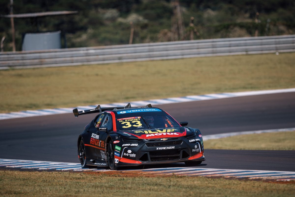 Piquet dá bote em Di Mauro e vence corrida principal da Stock Car em Cascavel