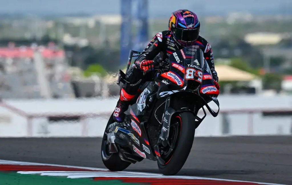 Martín gana sprint de MotoGP en Austin tras espectacular maniobra a Bagnaia