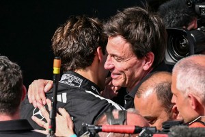 Wolff says Russell’s F1 title resurgence complicates Mercedes strategy calls