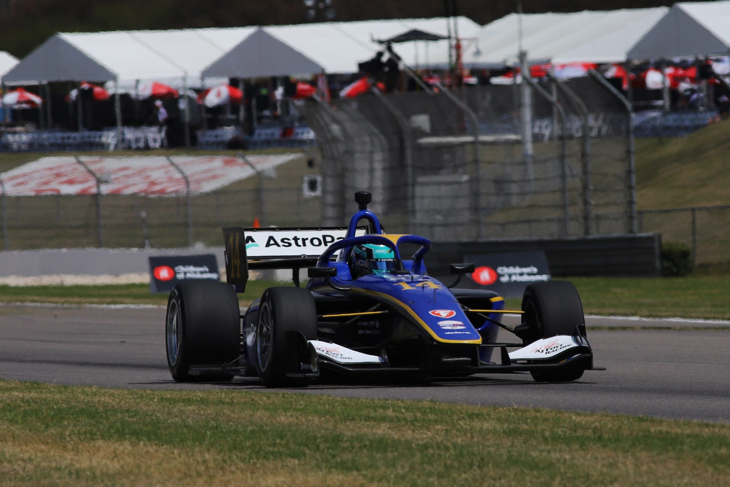 De Tullio aproveita pole e vence corrida 2 da Indy NXT no Alabama. Fittipaldi é 4º