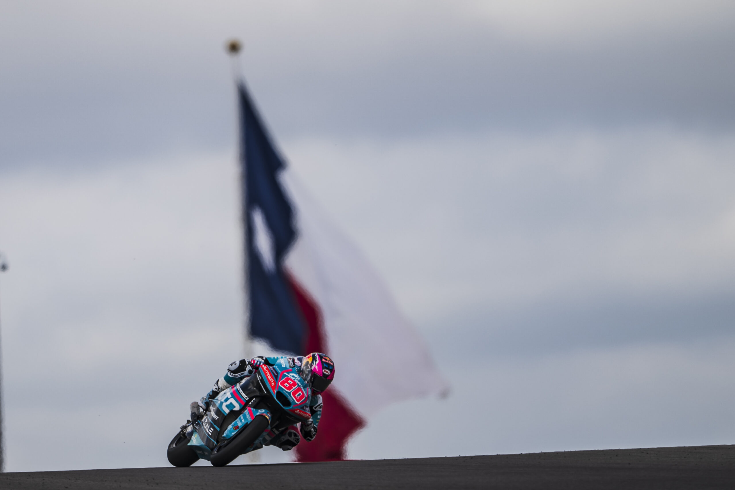 Alonso mostra força, supera González e lidera dia de treinos da Moto2 nos EUA