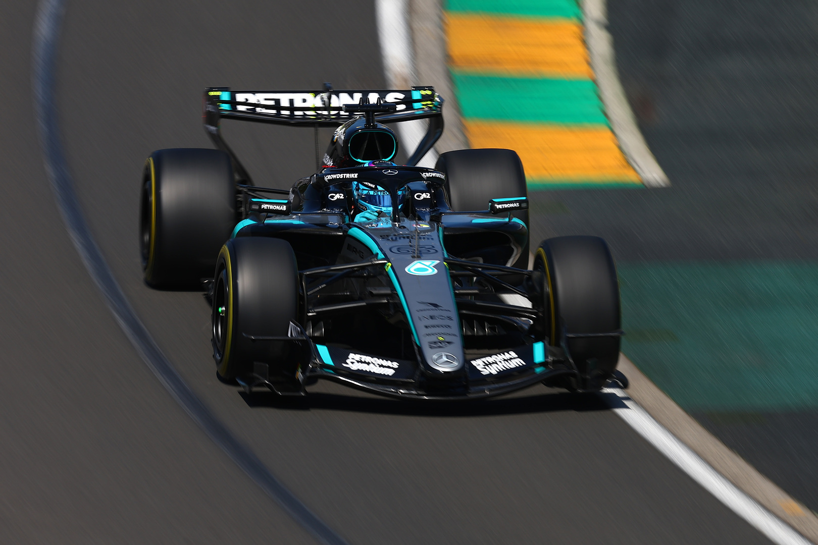 Russell celebra “paso positivo” de Mercedes en la FP2 y predice grilla equilibrada en Australia
