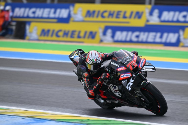 O campeonato começou com a Aprilia consolidando a força que já havia mostrado no fim da temporada 2025. Porém, a casa de Noale surpreendeu pela distância técnica da Ducati, a favorita e atual campeã. Foram três vitórias de Marco Bezzecchi nas três primeiras corridas. (Foto: Michelin)