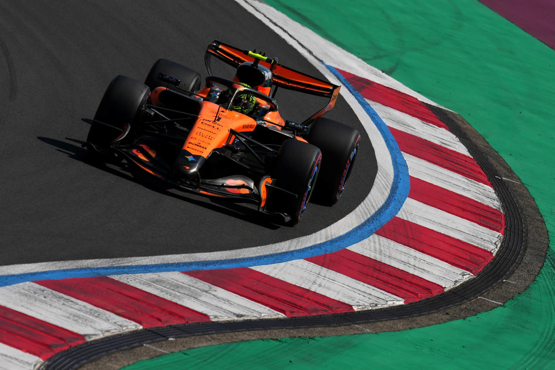 McLaren destaca “actitud positiva” de Norris y Piastri ante el doble abandono en China