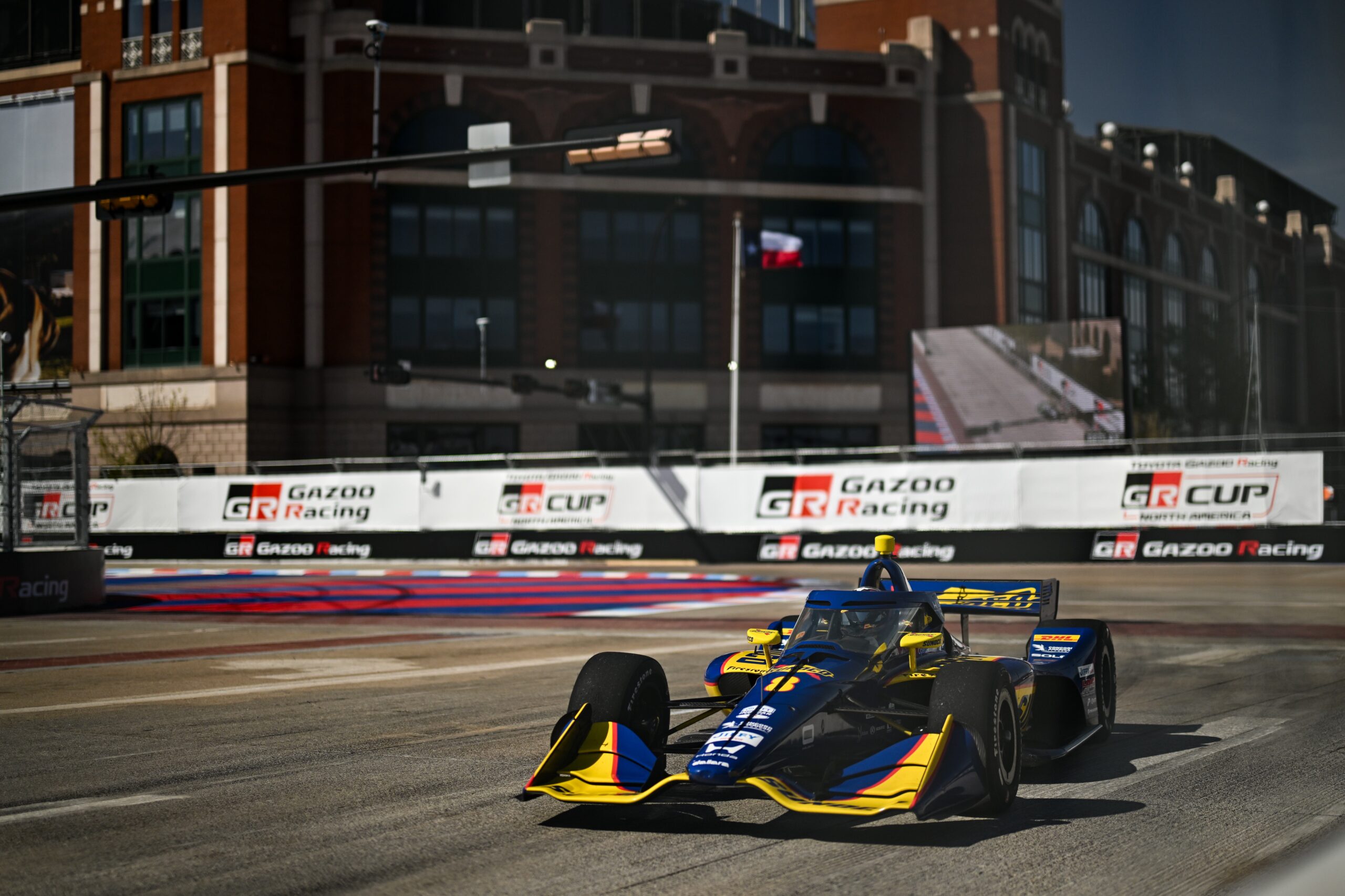 Indy pune Simpson por batida na volta final e altera resultado do GP de Arlington