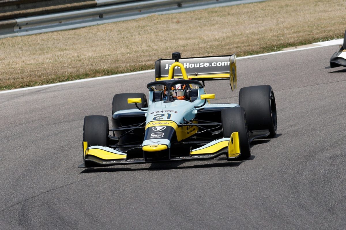 Johnson supera Fittipaldi e reassume liderança da Indy NXT 2026. Confira classificação