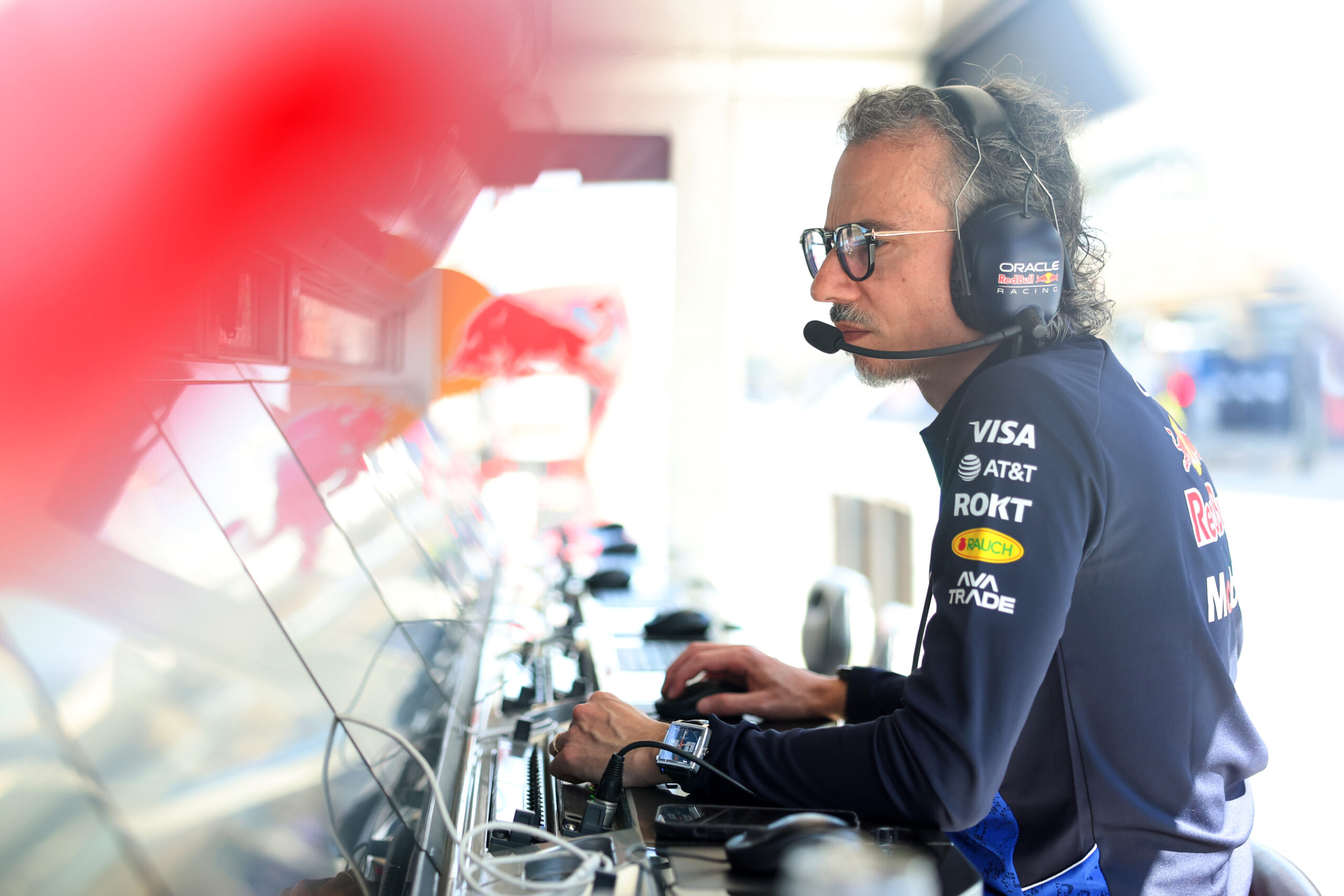 Red Bull diminui tom e sai pela tangente após McLaren retrucar afirmação sobre Lambiase