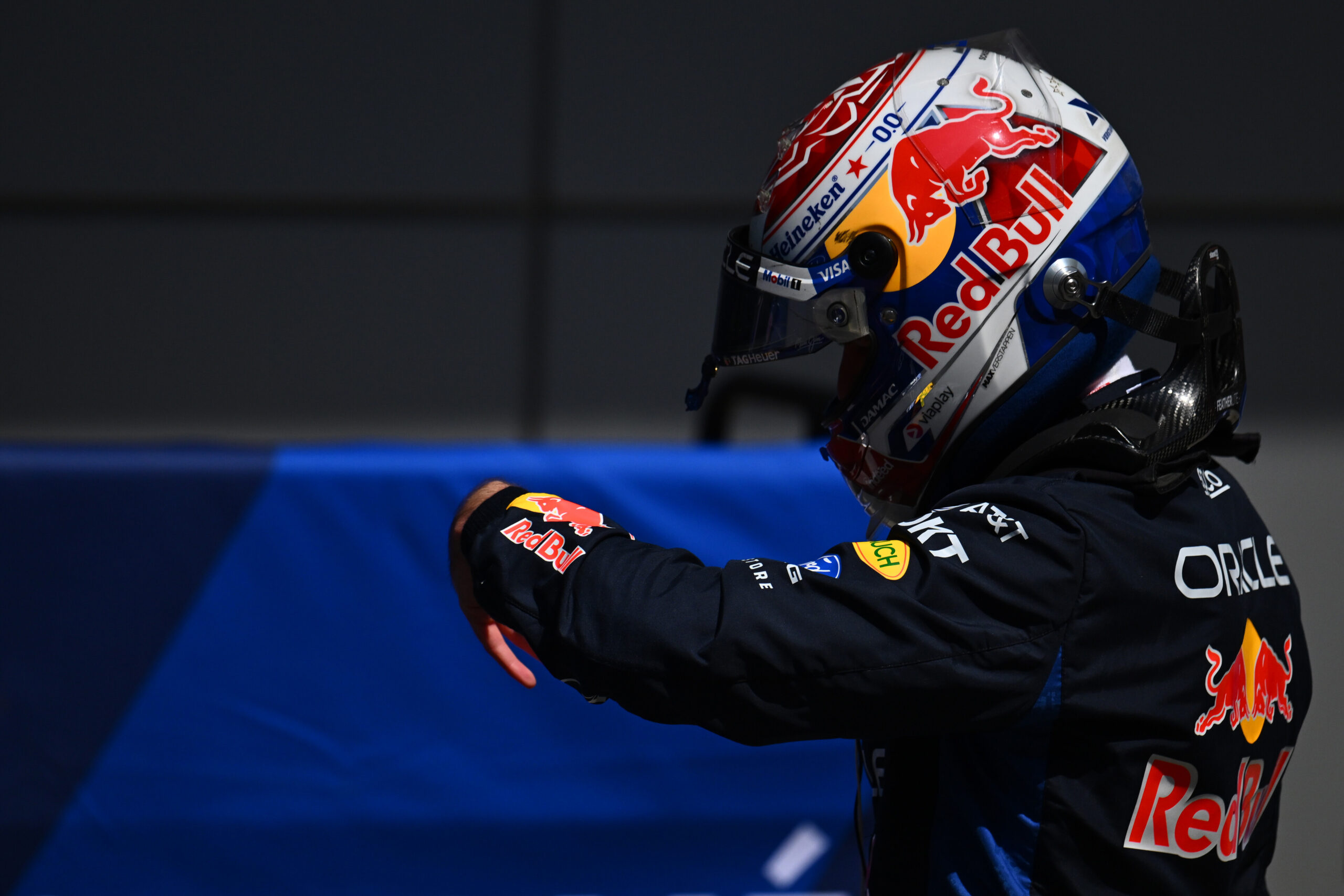 Mercedes ve a Verstappen en una “película de terror” con el Red Bull