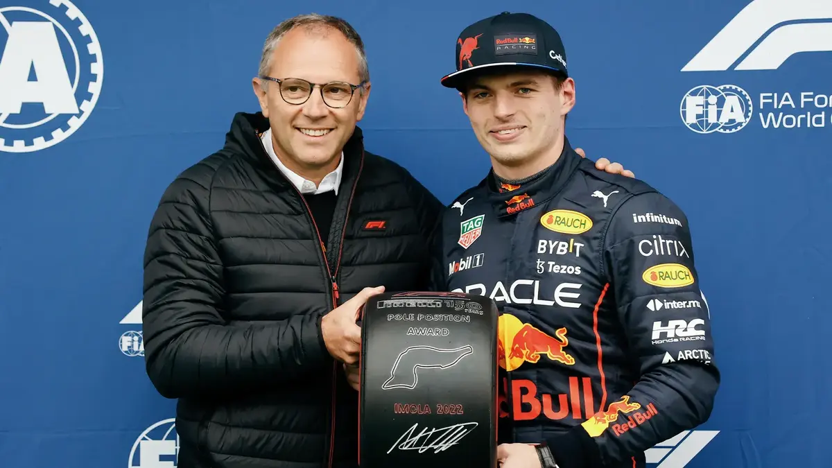 Domenicali prevé permanencia de Verstappen en la F1 2027