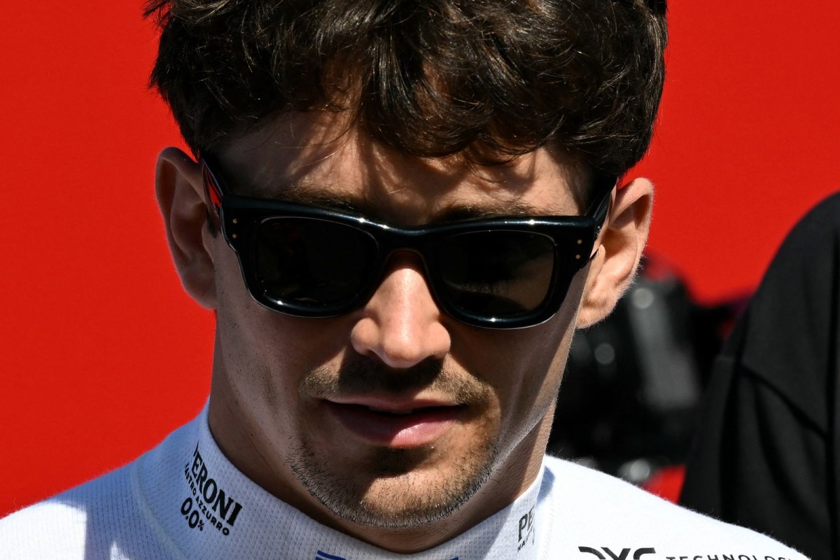 Leclerc joga água no chope da Ferrari e rejeita beijo no cangote da Mercedes em Miami