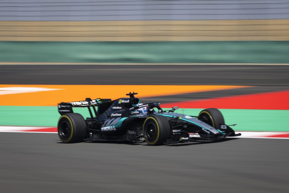 Mercedes neutraliza rivais na China e reitera domínio em início de nova era na Fórmula 1