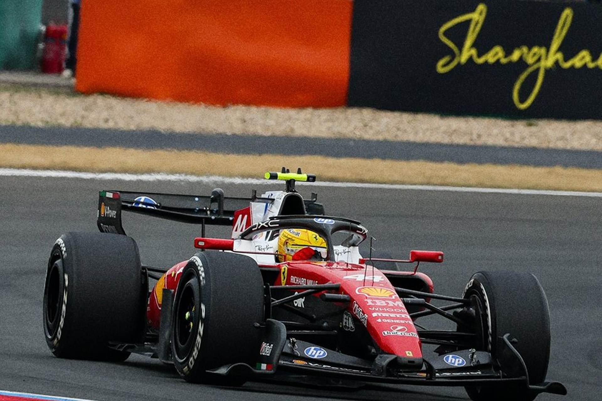 Hamilton homenageia Antonelli e fala em “corrida mais divertida da carreira” na China