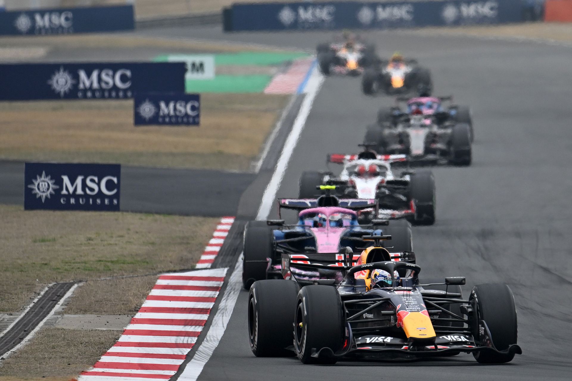 Red Bull e Aston Martin dobram aposta: atualizações das equipes no GP do Japão