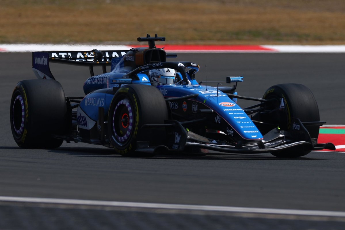 Albon recebe punição após troca na suspensão e larga do pit-lane em sprint na China