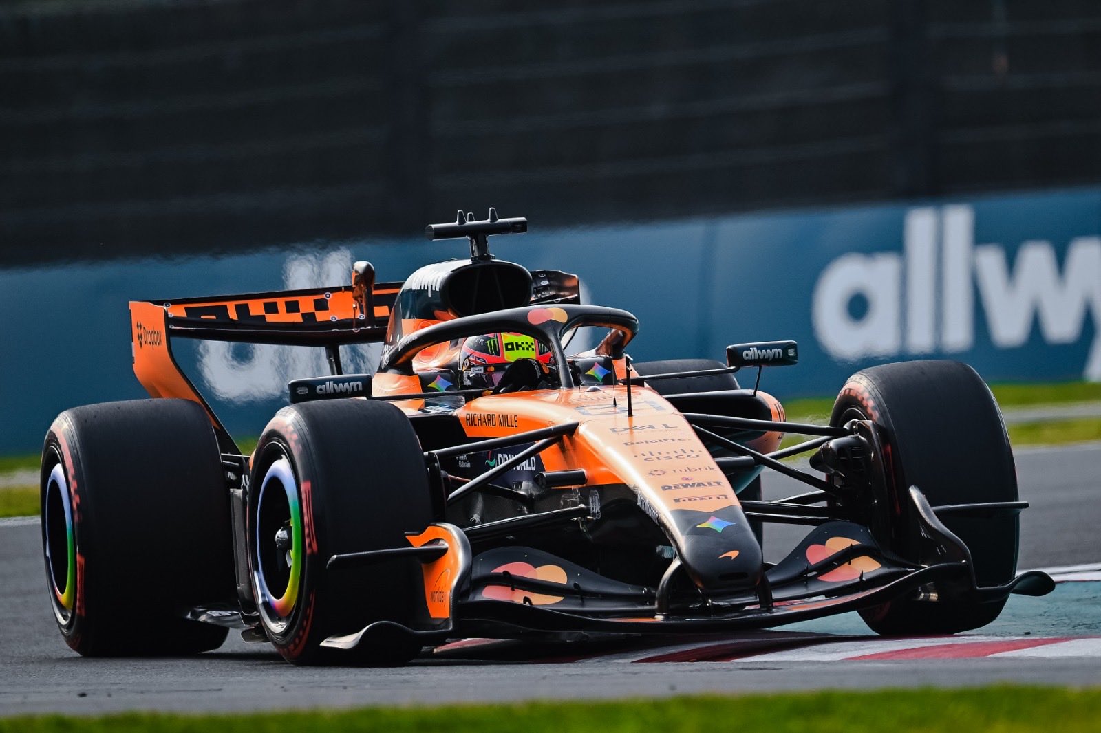 McLaren explica atraso para Mercedes e Ferrari na F1 2026: “Estavam mais preparadas”