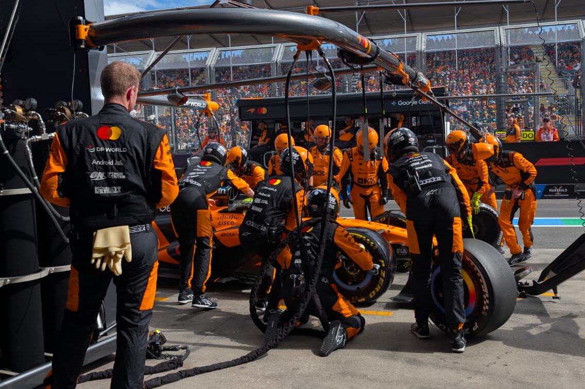 McLaren admite atraso em atualizações para MCL40: “Precisamos de algumas semanas”
