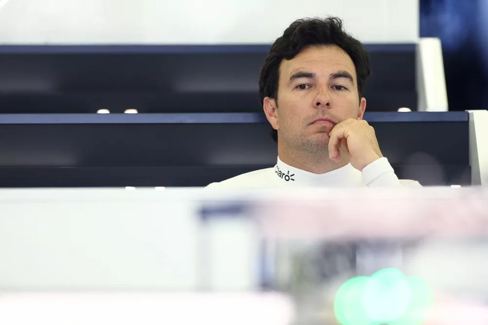 Pérez asume la culpa por el toque con Bottas al inicio del GP de China