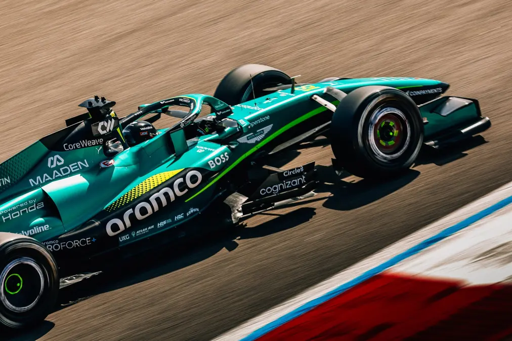 Aston Martin ve desventaja más de lo esperado en el motor y se centra en 2027