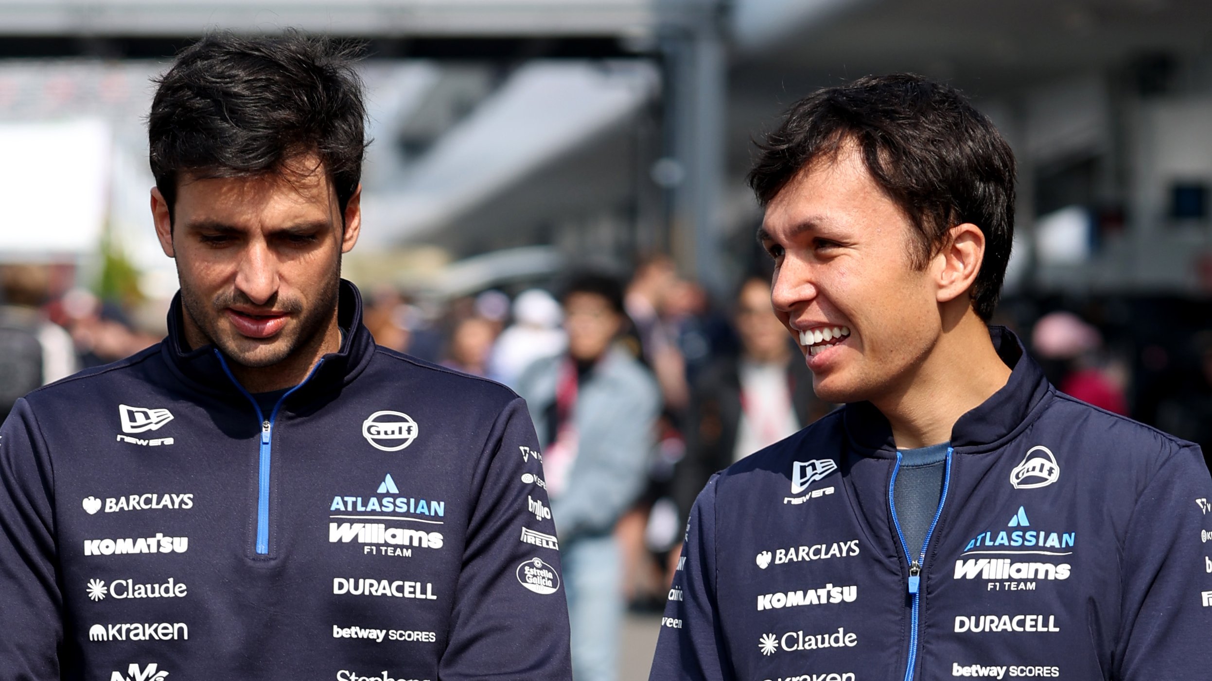 Williams minimiza rumores e vê Albon e Sainz comprometidos: “Querem fazer parte”