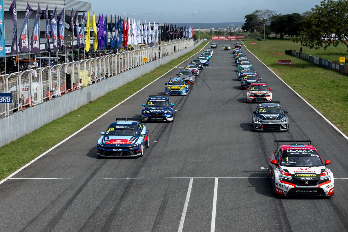 Pernía y Trappa vencen en la primera fecha del TCR South America 2026 en Curvelo