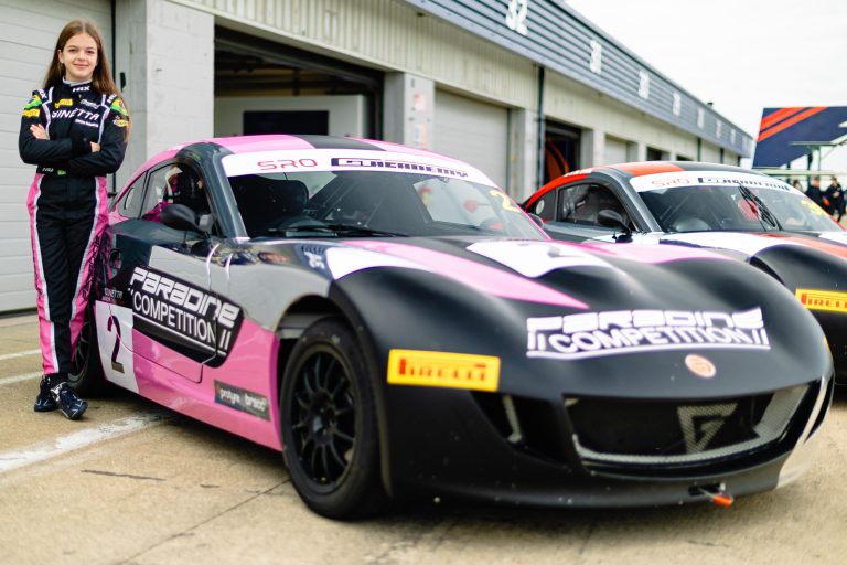 Vicky Farfus segue passos do pai e fecha com Iron Dames para Ginetta Junior 2026